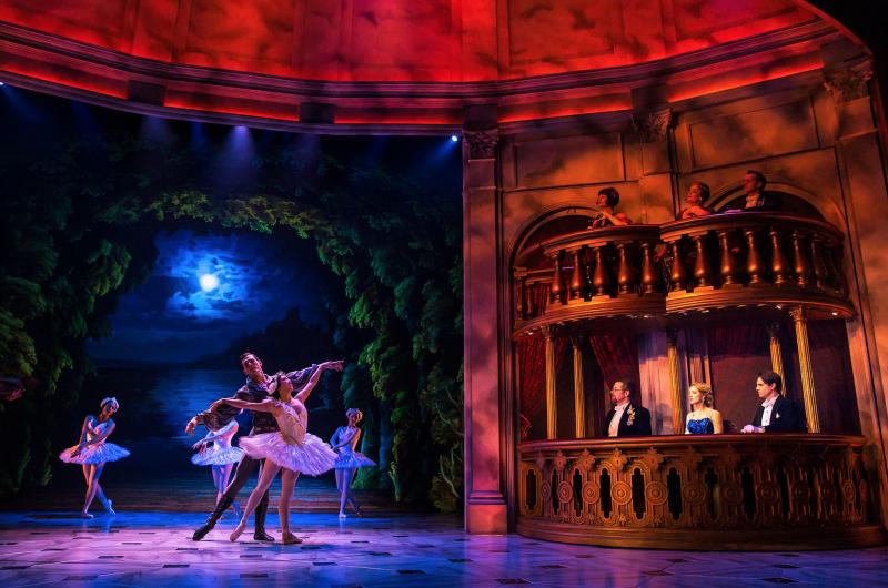 How to Dress for a Broadway Show; What Should You Wear?